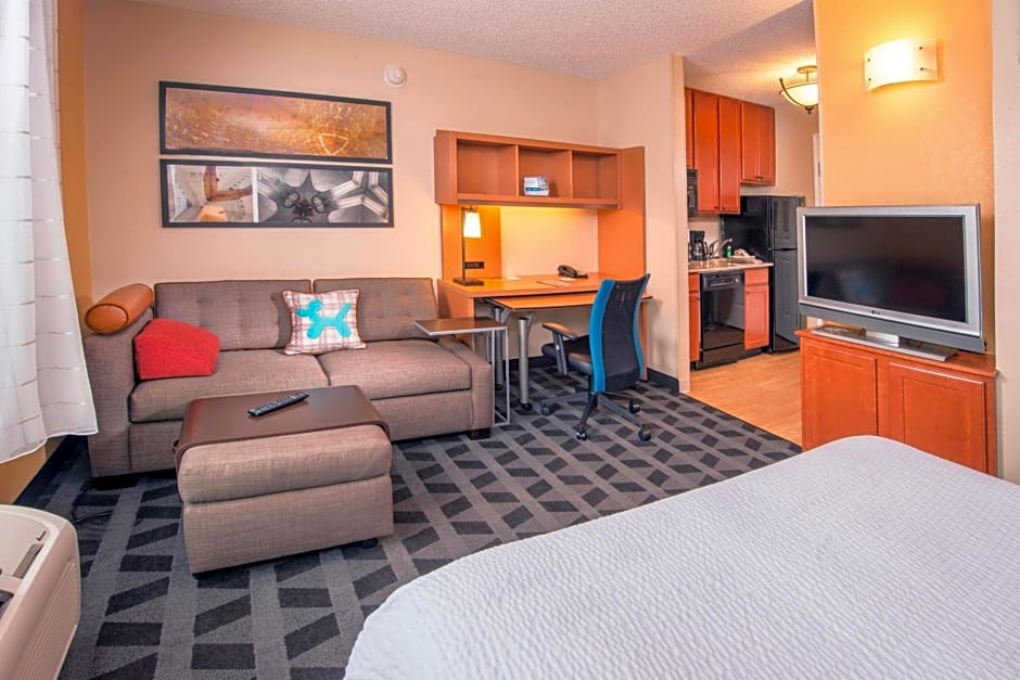 TownePlace Suites by Marriott Clinton at Joint Base Andrews