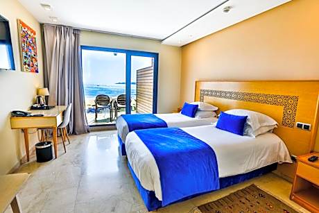 Triple Room with Sea View