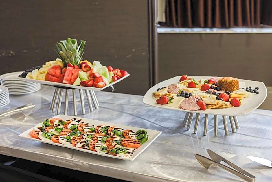 Crowne Plaza Suites MSP Airport - Mall of America By IHG