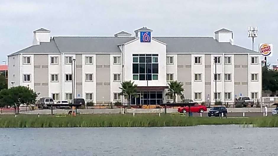 Motel 6 Eagle Pass Lakeside