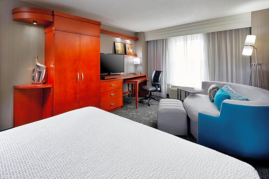 Courtyard by Marriott Hamilton