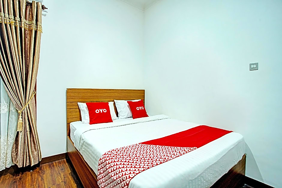 OYO 92990 Nena Kostel Syariah