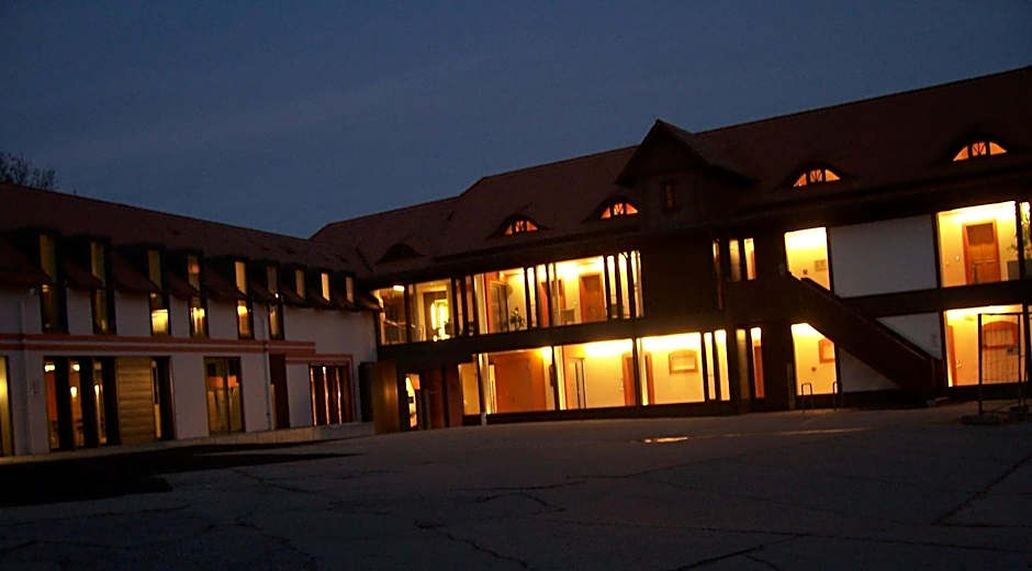 Gästehäuser St. Marienthal