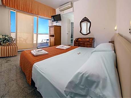 Double or Twin Room with Side Sea View