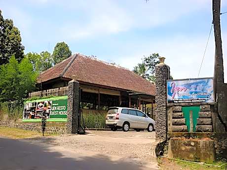 Ijen Resto Banyuwangi Guest House