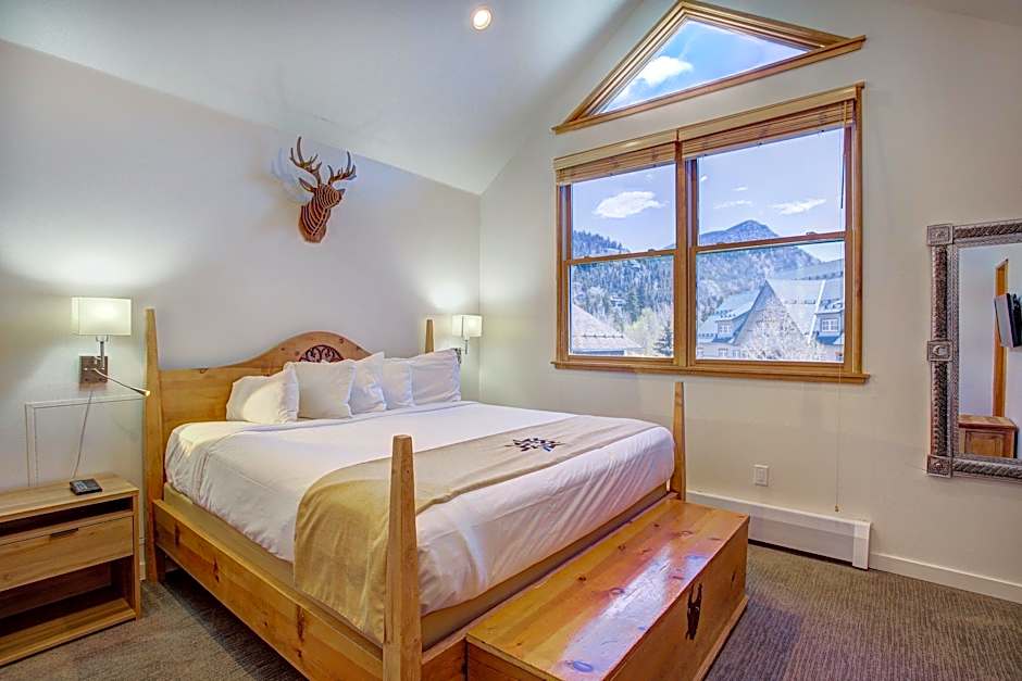 Photo 1 of 12 of 3 Bedroom Lodge