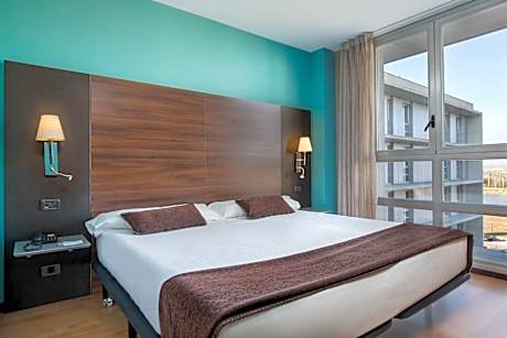 DOUBLE OR TWIN ROOM SINGLE USE