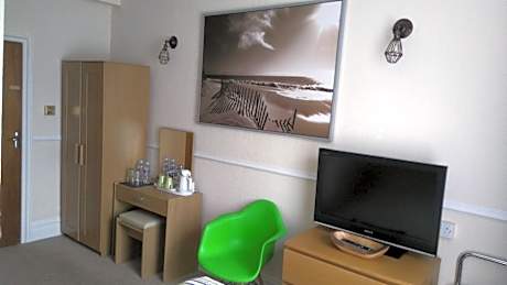 Classic Double Room with Shower