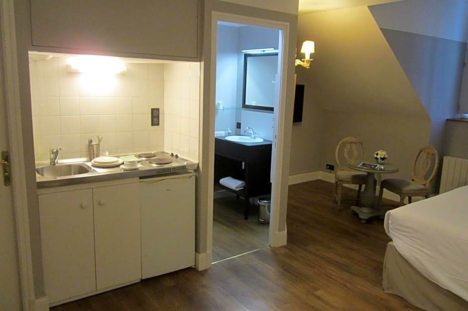 Château De Lazenay - Résidence Hôtelière