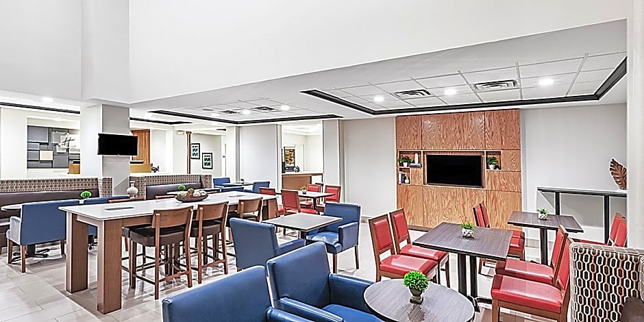 Holiday Inn Express & Suites Baton Rouge East, an IHG Hotel
