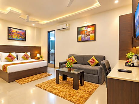 Sky Rich International - 5 Minutes From Karol Bagh Metro Station