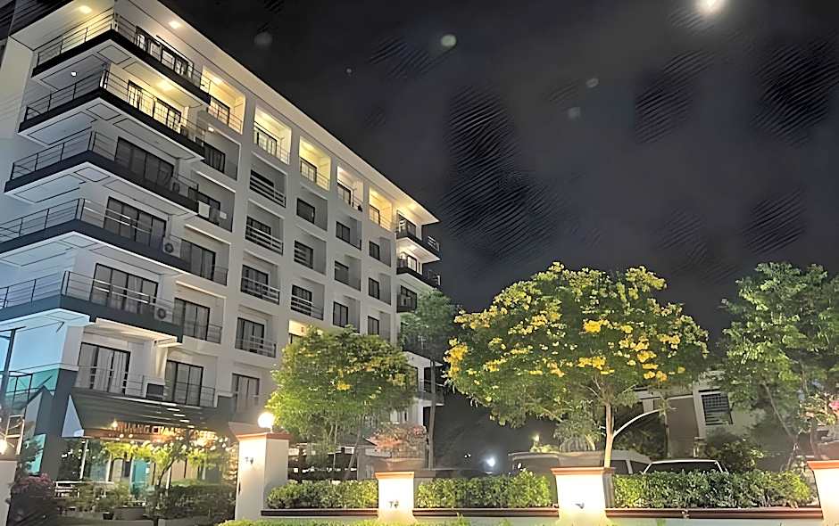 Maneerote Hotel Surin
