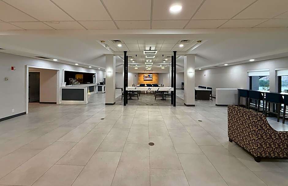 Quality Inn & Suites Baton Rouge West - Port Allen