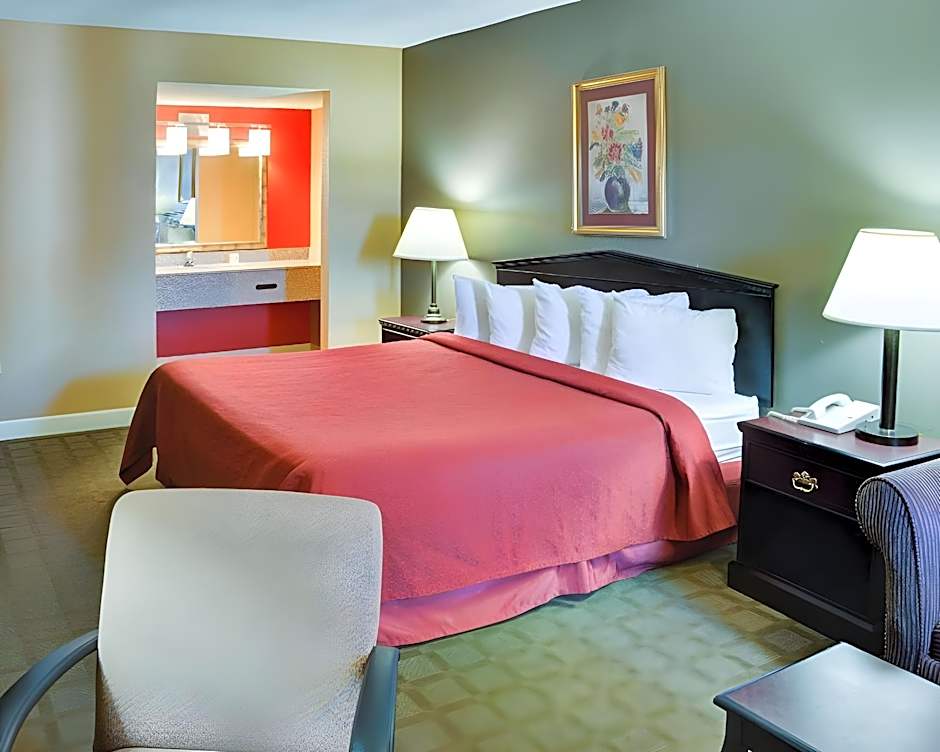 Quality Inn & Suites Hot Springs-Lake Hamilton