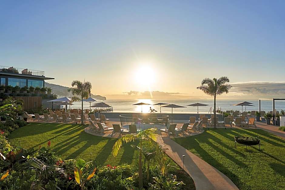 Les Suites at Cliff Bay Portobay