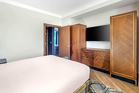 Premium One-Bedroom King Suite with Balcony