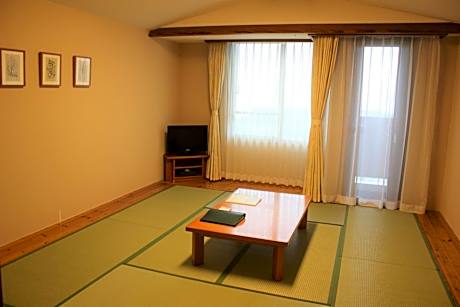 Japanese-Style Quadruple Room