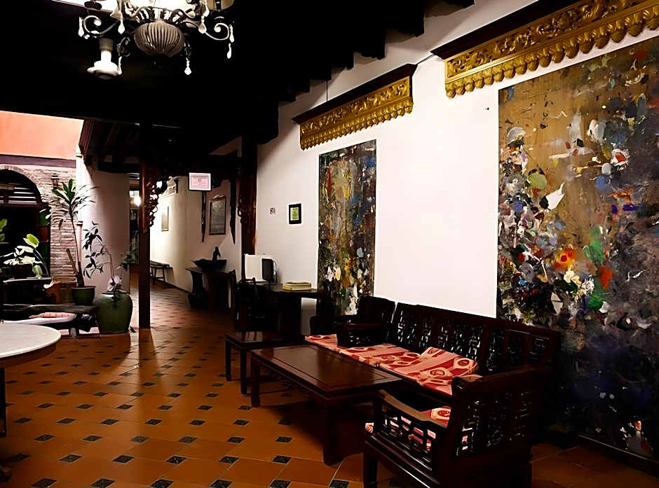 Kuching Waterfront Lodge