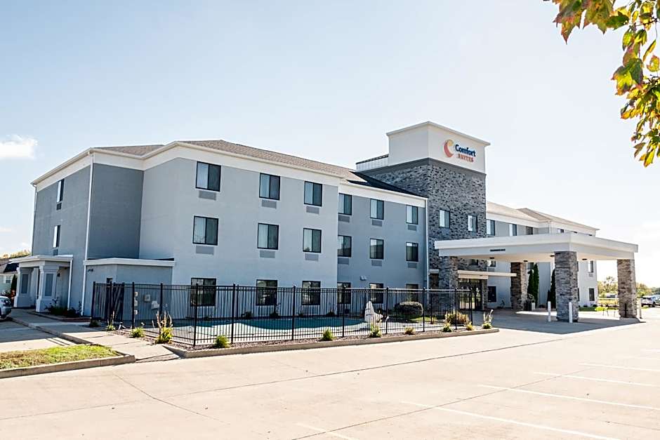 Comfort Suites Bloomington I-55 and I-74