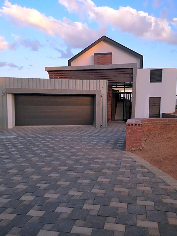 Highland Gate House 1023