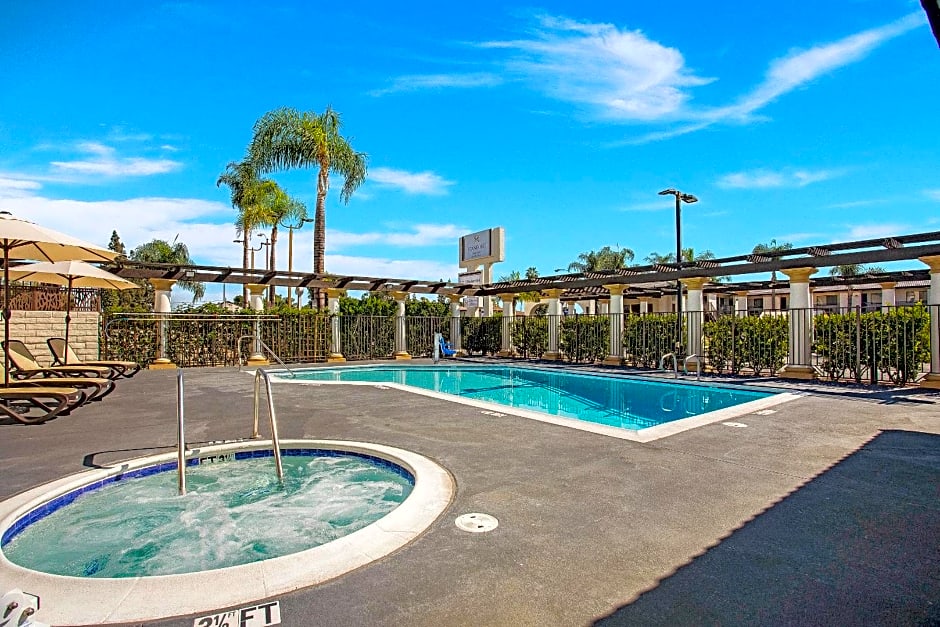 Stanford Inn And Suites Anaheim