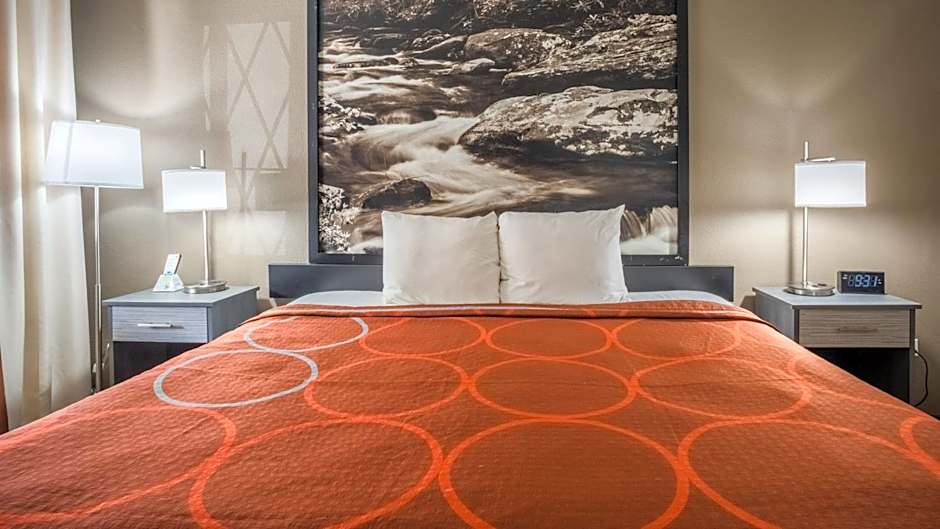 Super 8 by Wyndham Downtown Gatlinburg at Convention Center