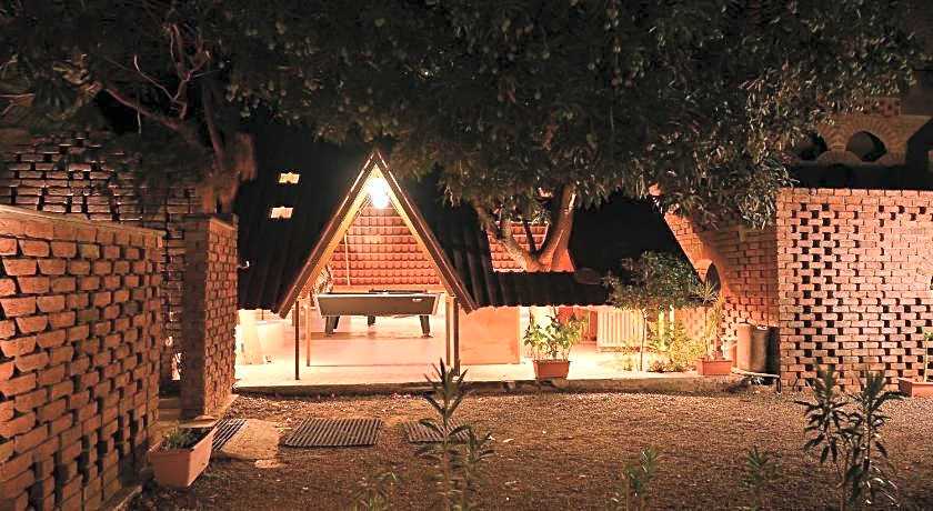 Saj By The Lake - Malshej Ghat Hotel