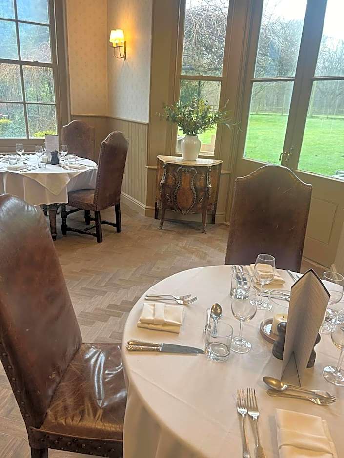 Ravenwood Hall Hotel