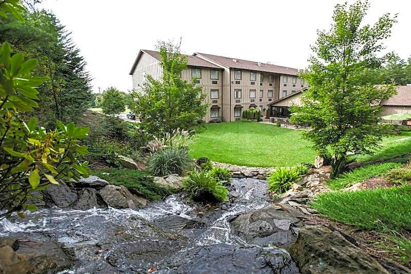 The Lodge at Flat Rock
