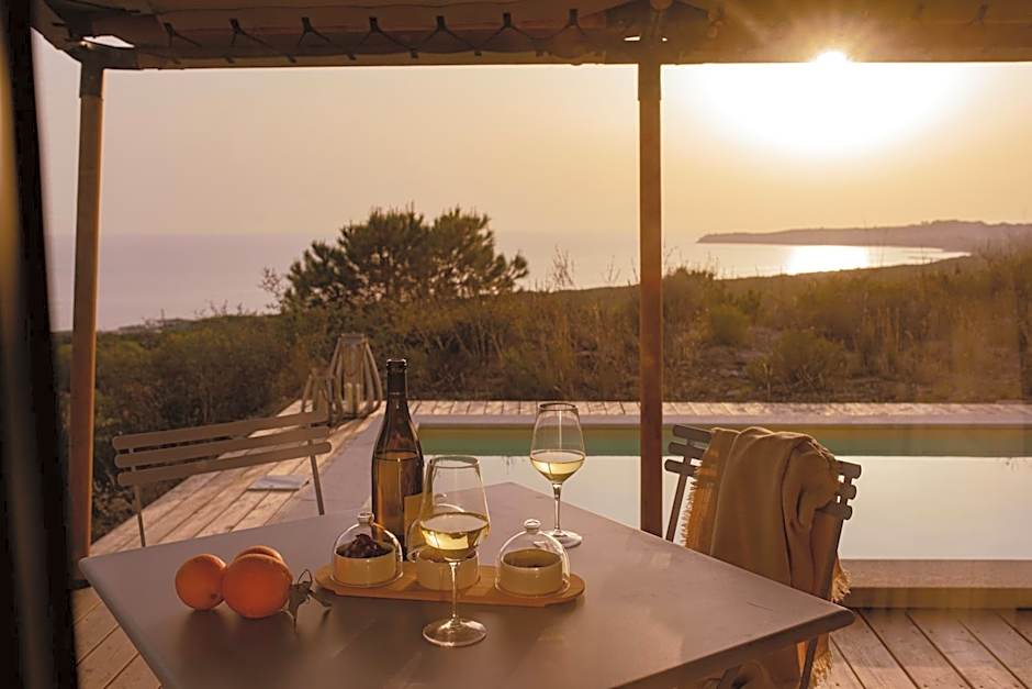 Luna Minoica Suites and Apartments