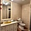 Cozy Home Close to Attractions in Niagara Falls