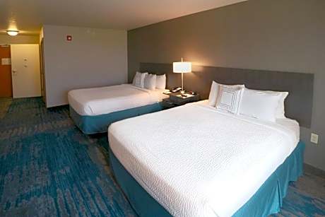 Queen Room with Two Queen Beds and Adapted Tub - Mobility and Hearing Accessible