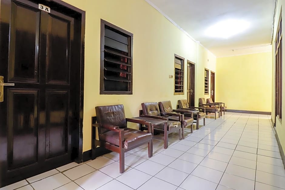 Cempaka Hotel by ZUZU