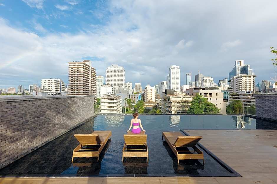 The Coach Hotel Sukhumvit