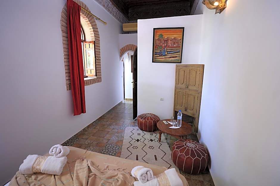 Riad O LY