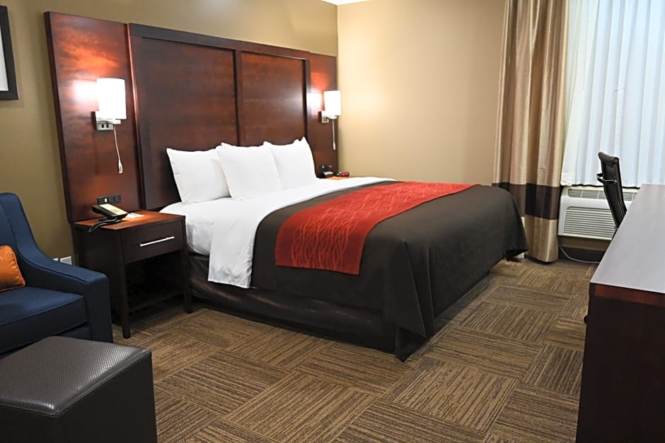 Giles Hotel Inn and Suites