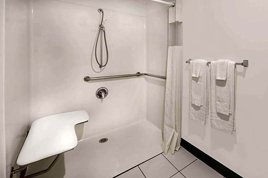 Days Inn by Wyndham Osage Beach Lake of the Ozarks