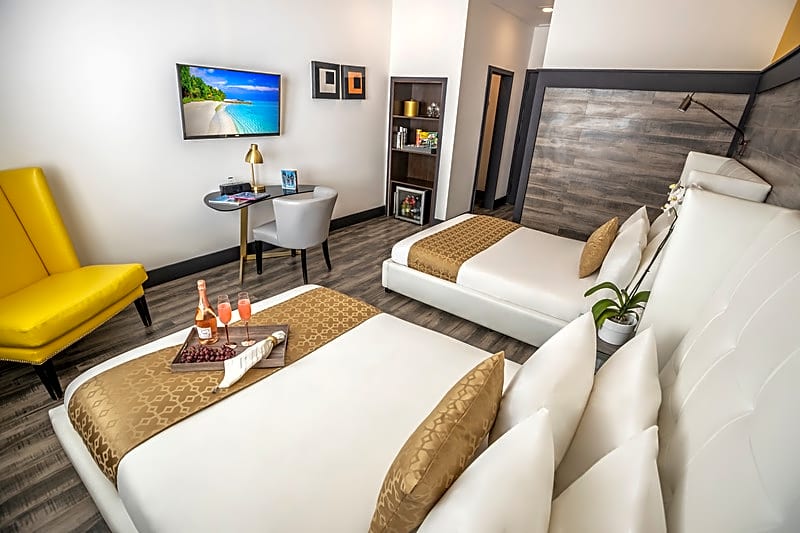 Catalina Hotel & Beach Club