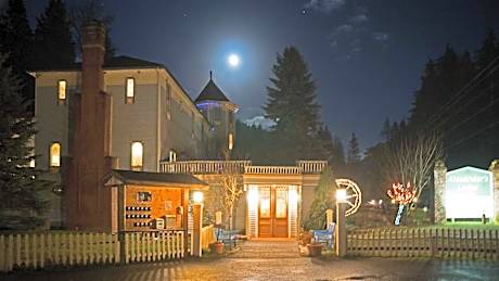 Alexander's Lodge