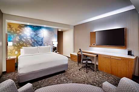 King Room with Sofa Bed and Adapted Tub - Mobility Accessible