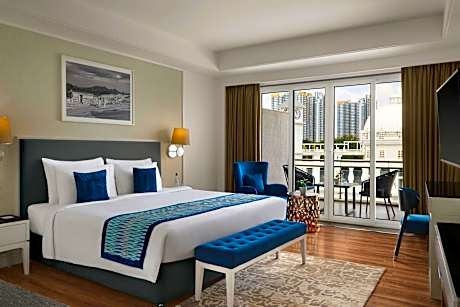 Winter Green Premium, Guest room, 1 King, City view, Balcony
