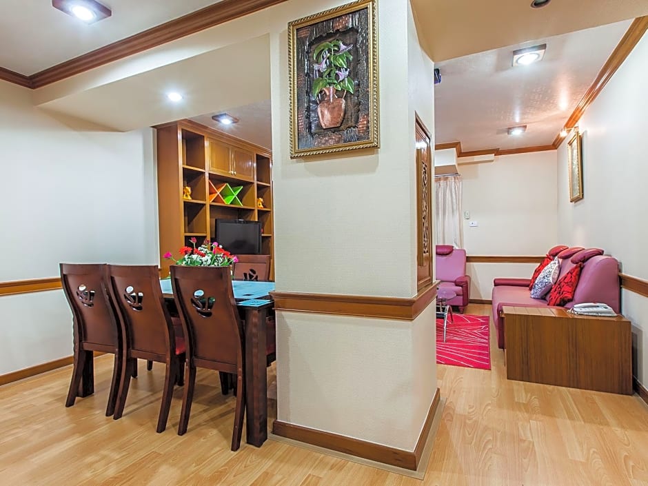 OYO 796 Paradise Sukhumvit Hotel