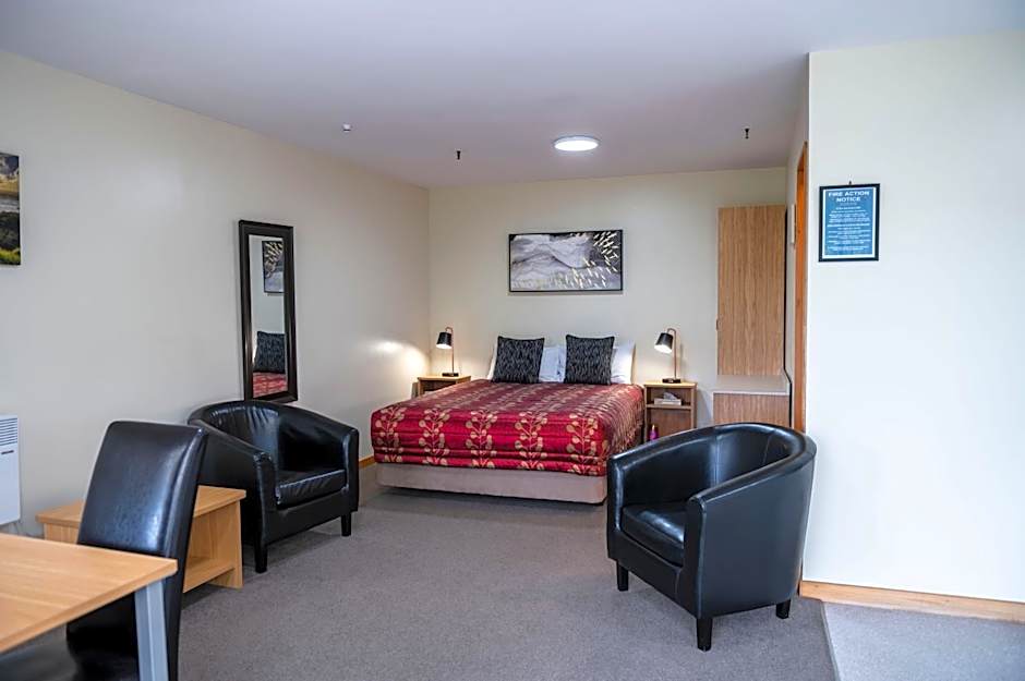 ASURE Aspiring Court Motel