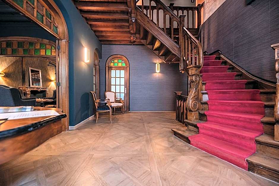 Logis Hostellerie De La Claire Fontaine