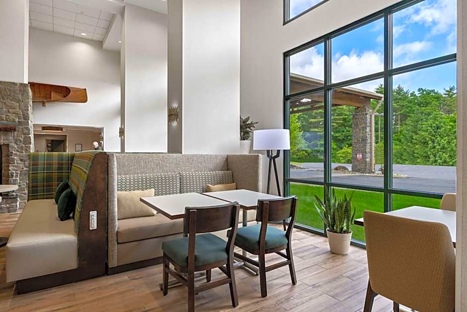 Hampton Inn By Hilton & Suites Lake George, NY