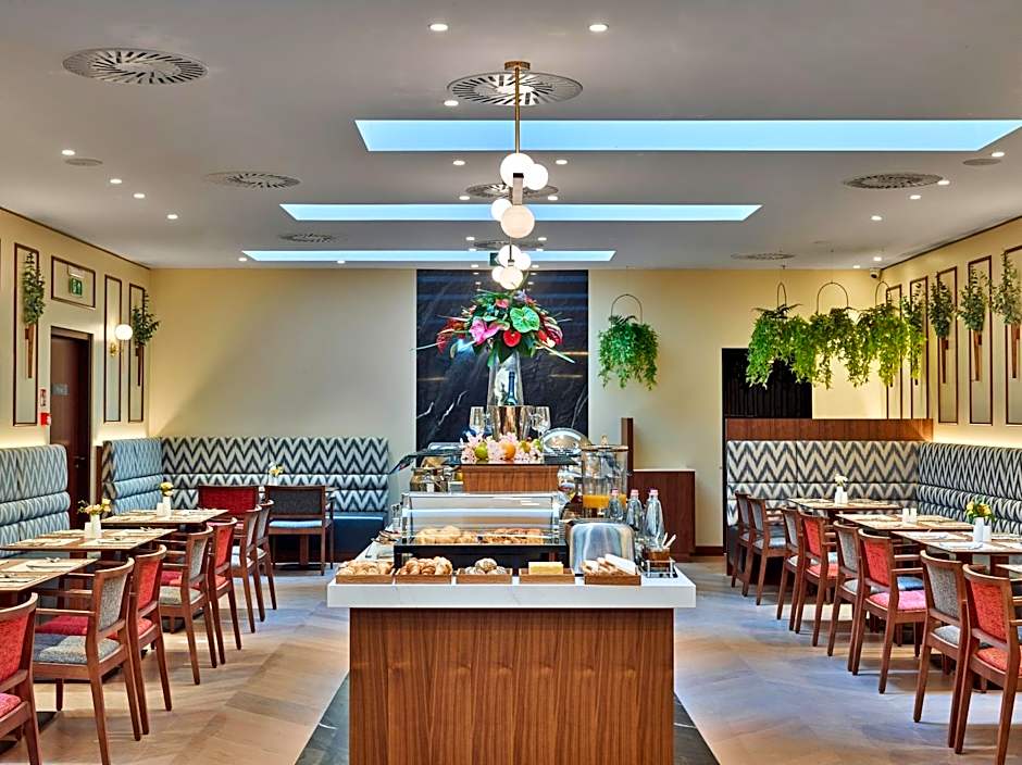 EST Grand Hotel Savoy