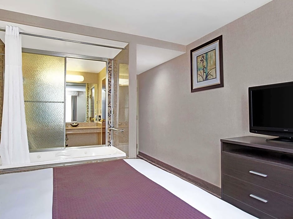 Days Inn by Wyndham Jamaica / JFK Airport (CLOSED)