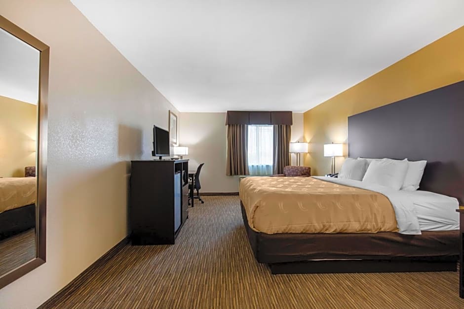 Quality Inn & Suites Metropolis I-24