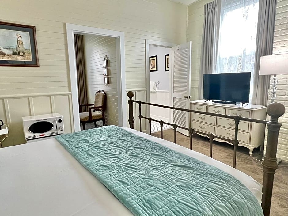 Gilbert Inn Seaside