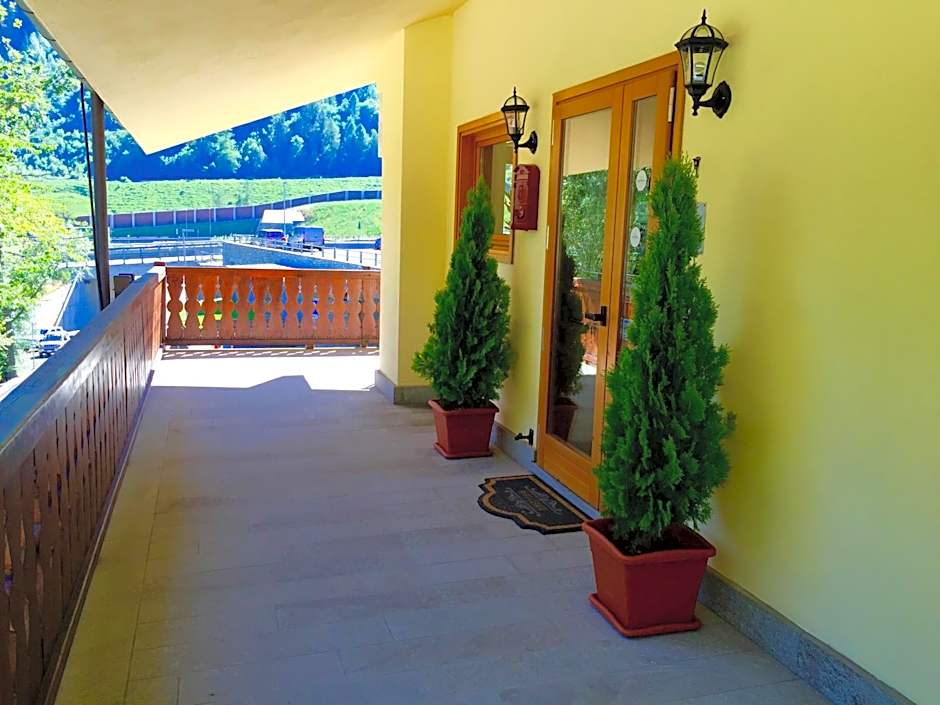 Shatush Hotel